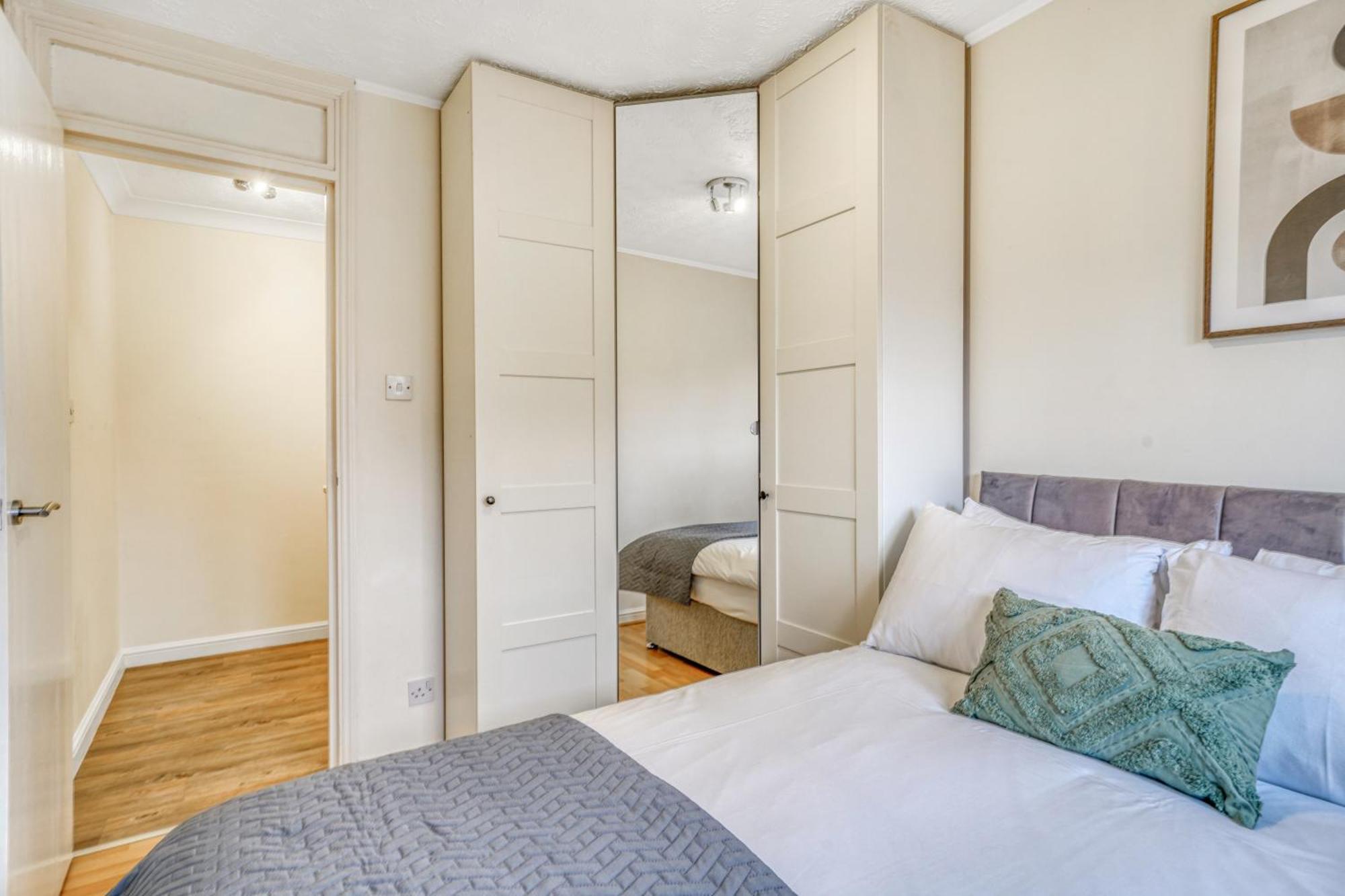 Executive 4 Bedroom Town House In Canada Water Free Wifi & Parking By City Stay Aparts Londyn Zewnętrze zdjęcie